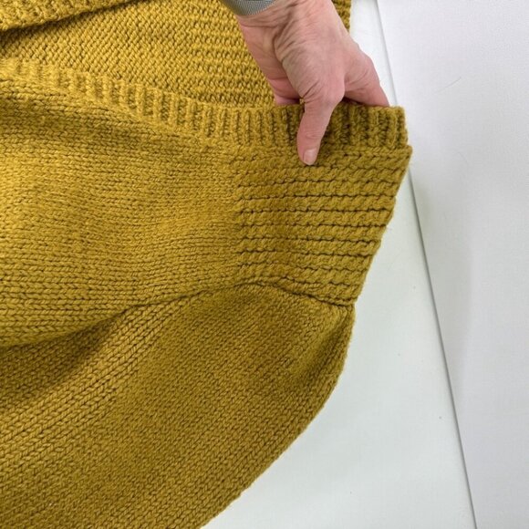 Women’ Hand Knit Sweater Cardigan - Picture 5 of 9